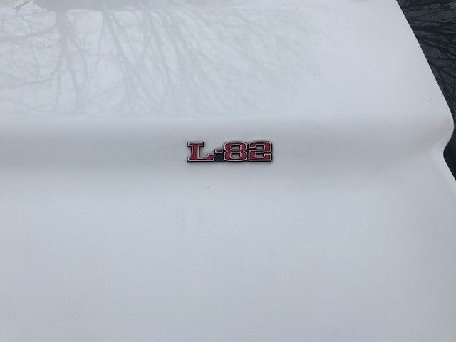 1979 White Chevrolet Corvette Coupe