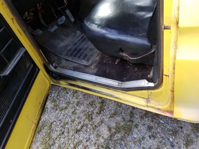 1979 Yellow Ford F-100