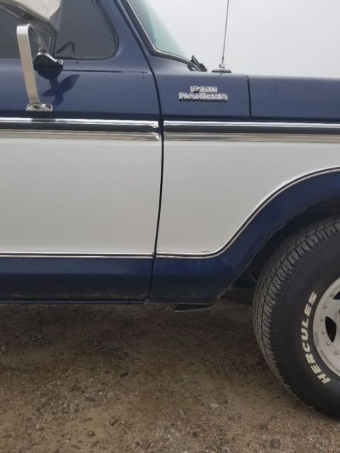 1979 Blu/whi Ford F-150 Standard Cab Pickup