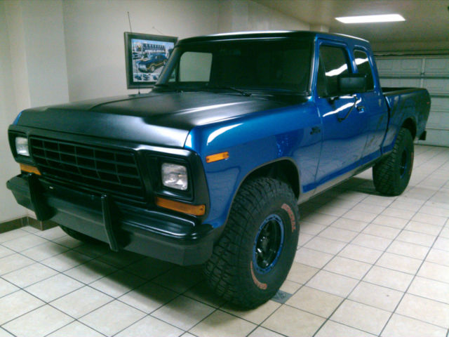 1979 BLUE & BLACK Ford F-150 SUPER CAB