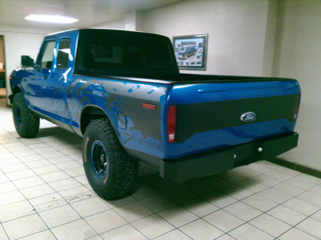1979 BLUE & BLACK Ford F-150 SUPER CAB