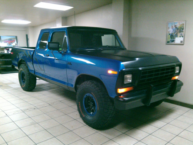 1979 BLUE & BLACK Ford F-150 SUPER CAB
