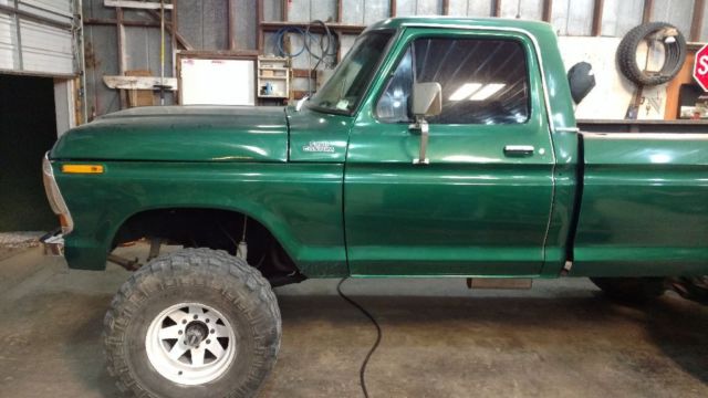 1979 Green Ford F-250 Standard Cab Pickup