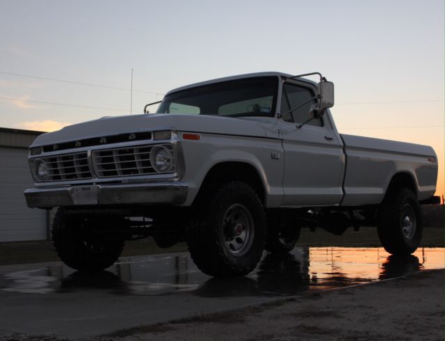 1979 White Ford F-250
