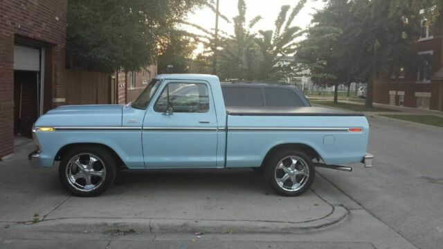 1979 Blue Ford F-100 Short bed