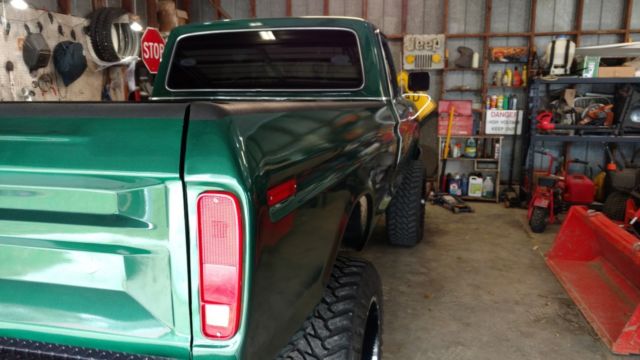 1979 Green Ford F-250 Standard Cab Pickup