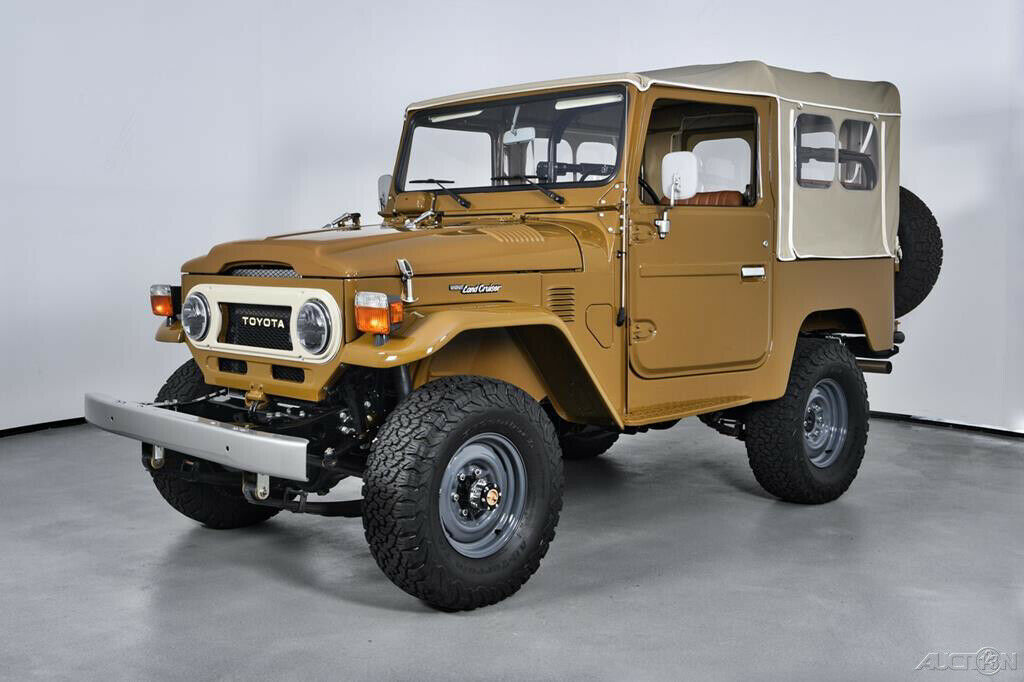 1979 Gray Toyota FJ40