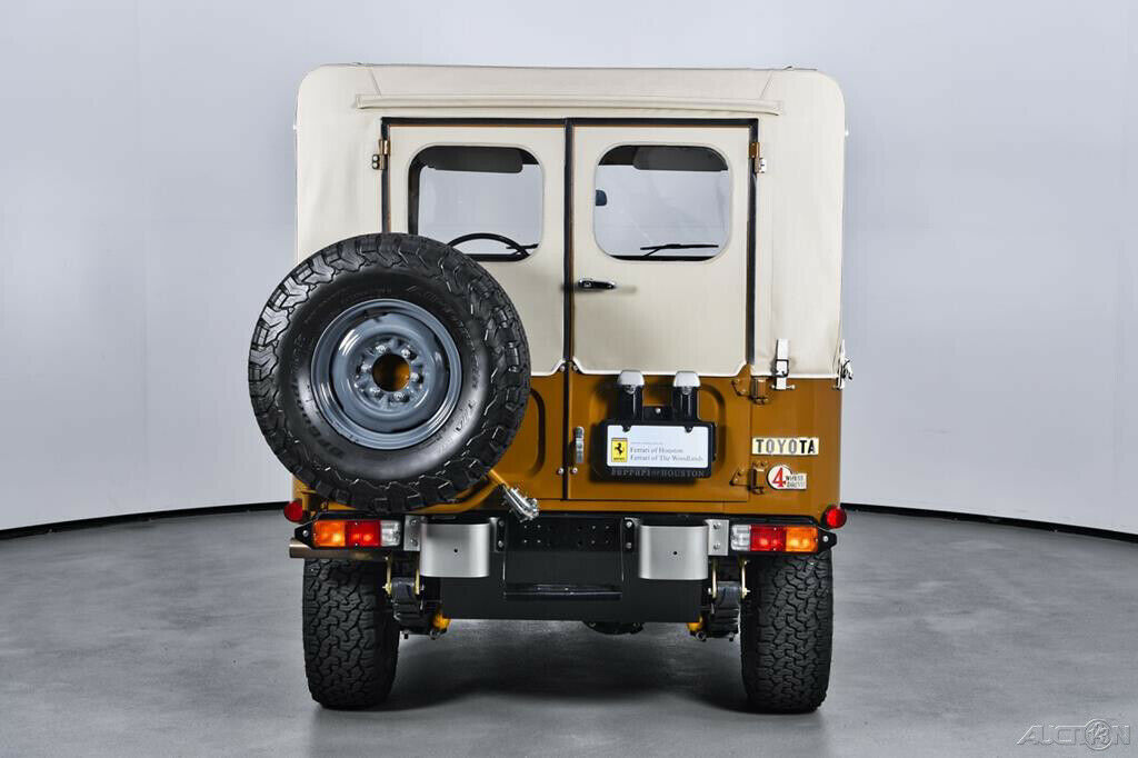 1979 Gray Toyota FJ40