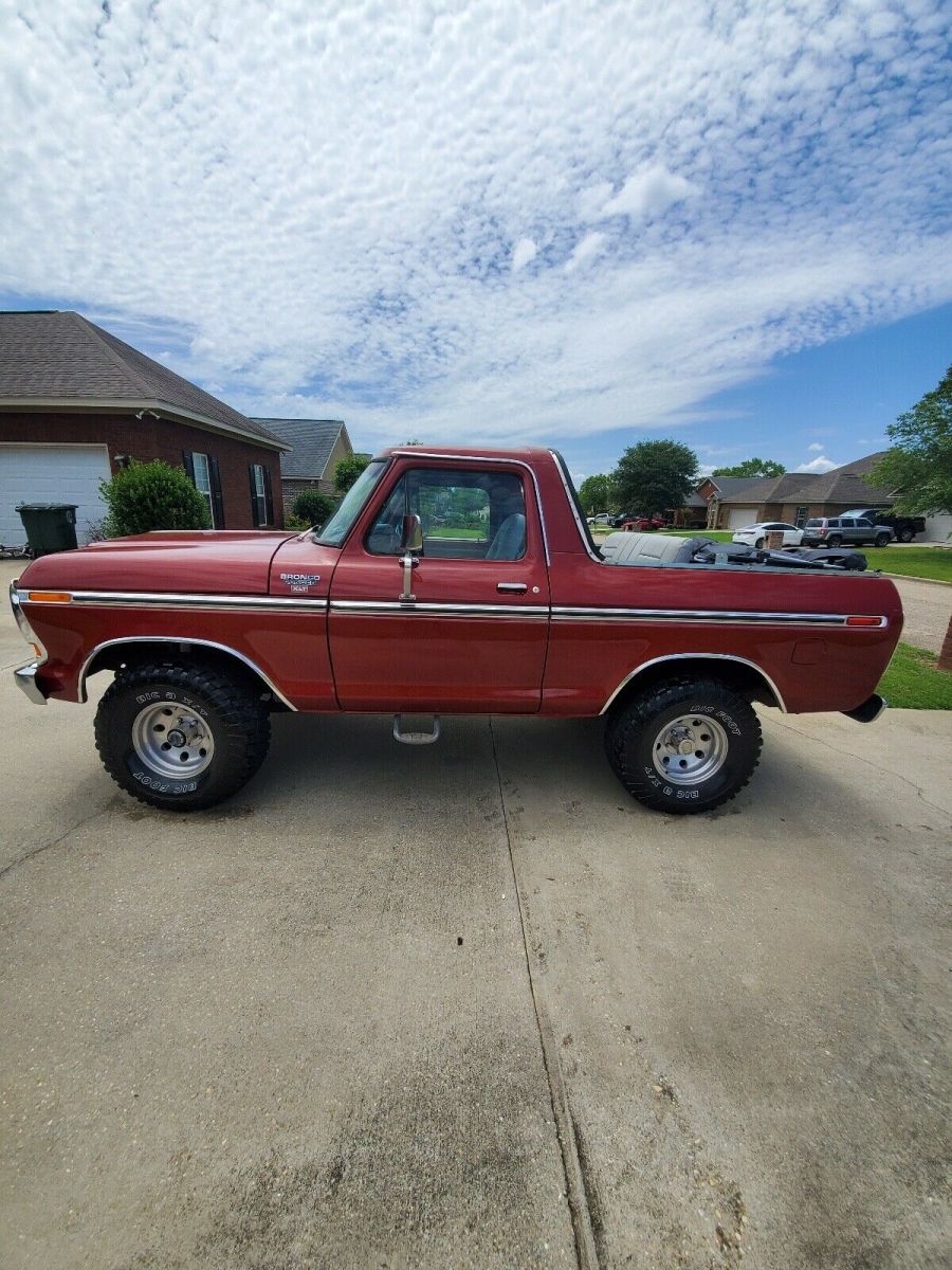 1979 Red Ford Bronco SUV