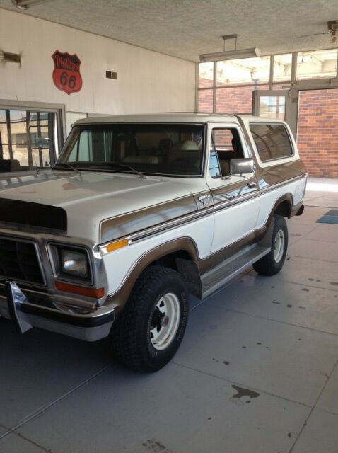 1979 White Ford Bronco SUV