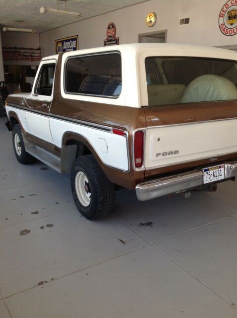 1979 White Ford Bronco SUV