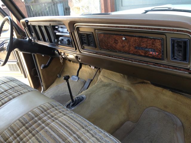 1979 Brown Ford Bronco SUV
