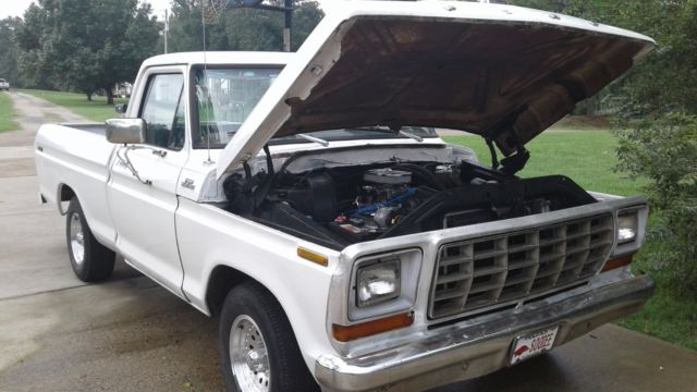 1979 White Ford F-100 Cab & Chassis