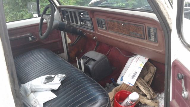 1979 White Ford F-100 Cab & Chassis