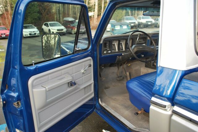 1979 Blue/Silver Ford F-100 Standard Cab Pickup