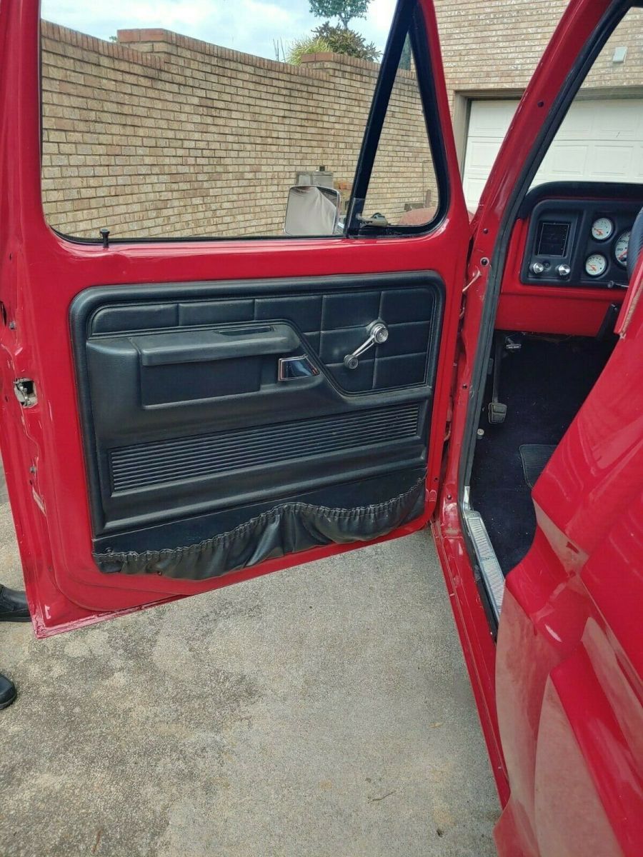 1979 Ford F-100 Cab & Chassis