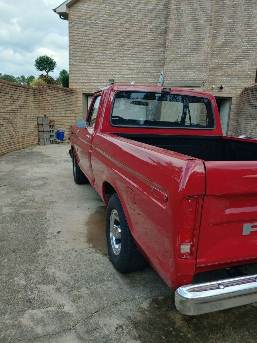 1979 Ford F-100 Cab & Chassis