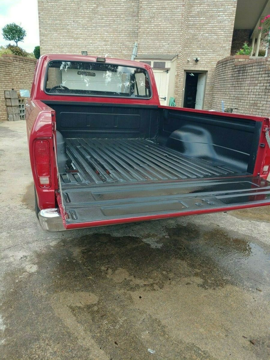 1979 Ford F-100 Cab & Chassis