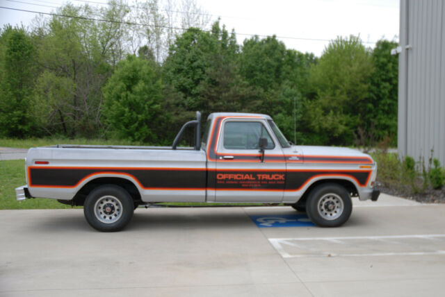 1979 Silver Ford F-150 Standard Cab Pickup