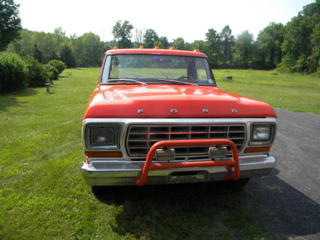 1979 Orange Ford F-150 Full size Bed