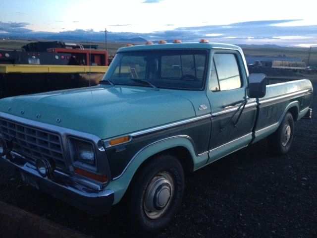 1979 White Ford F-250 Standard Cab Pickup