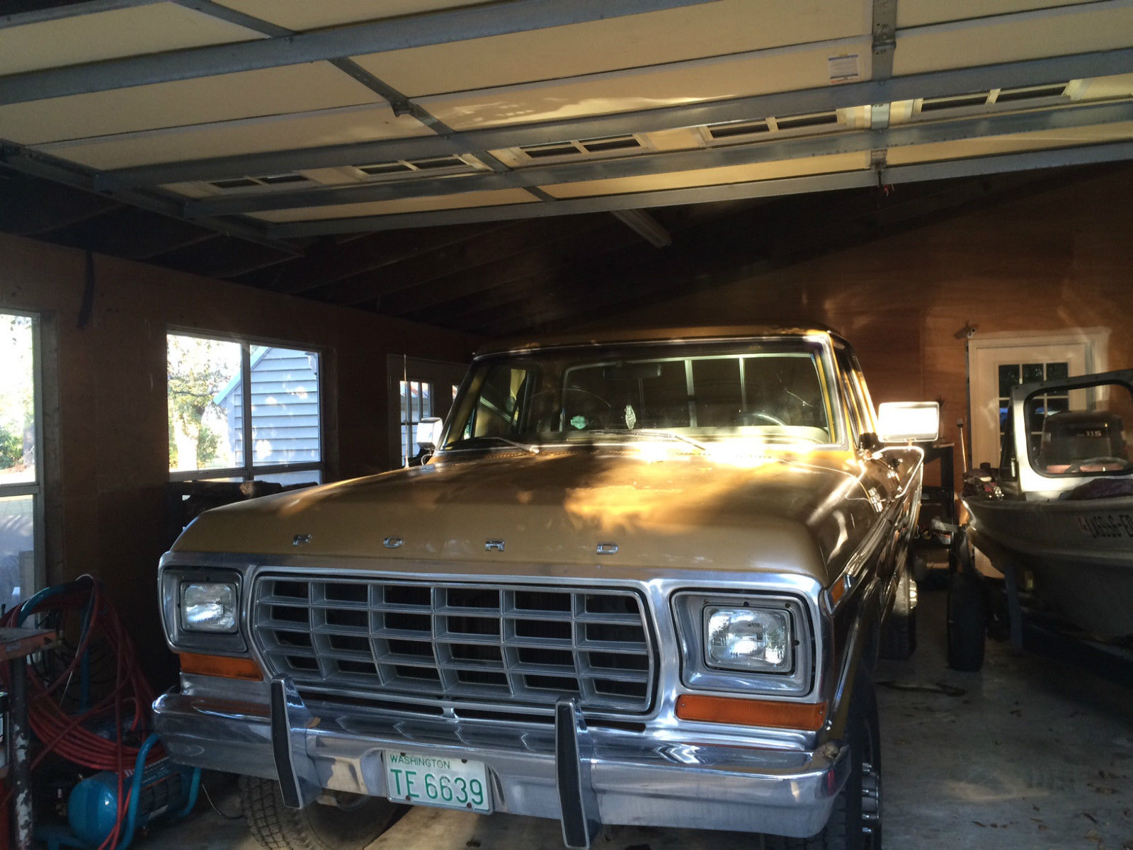 1979 Yellow/Brown Ford F-250 Standard Cab Pickup