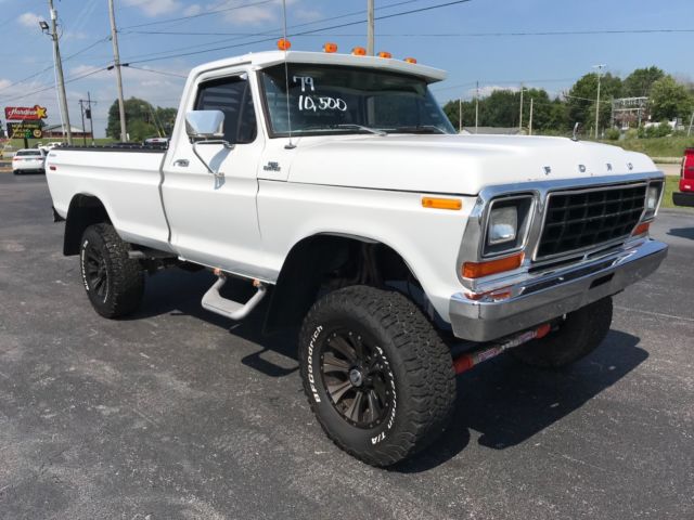 1979 white Ford F-250
