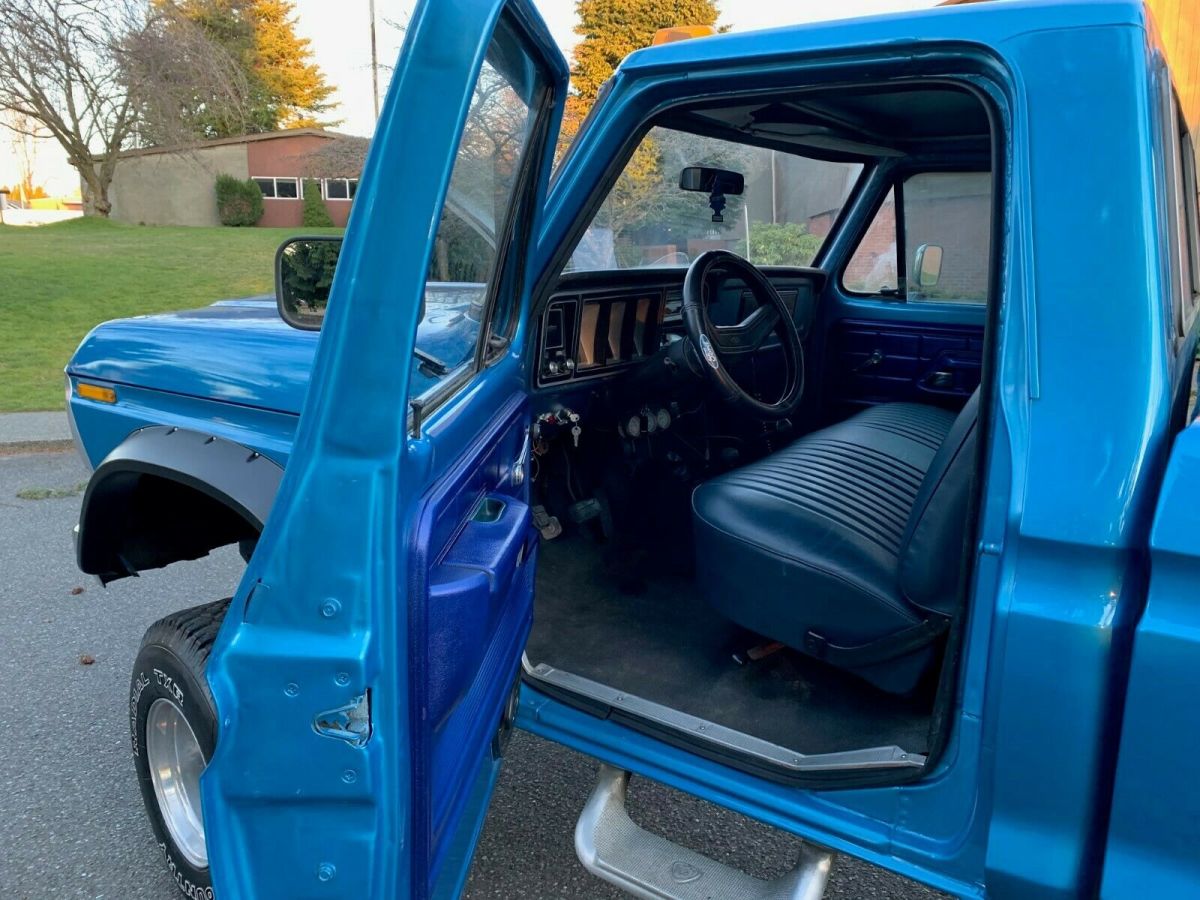 1979 Blue Ford F-250 Cab & Chassis