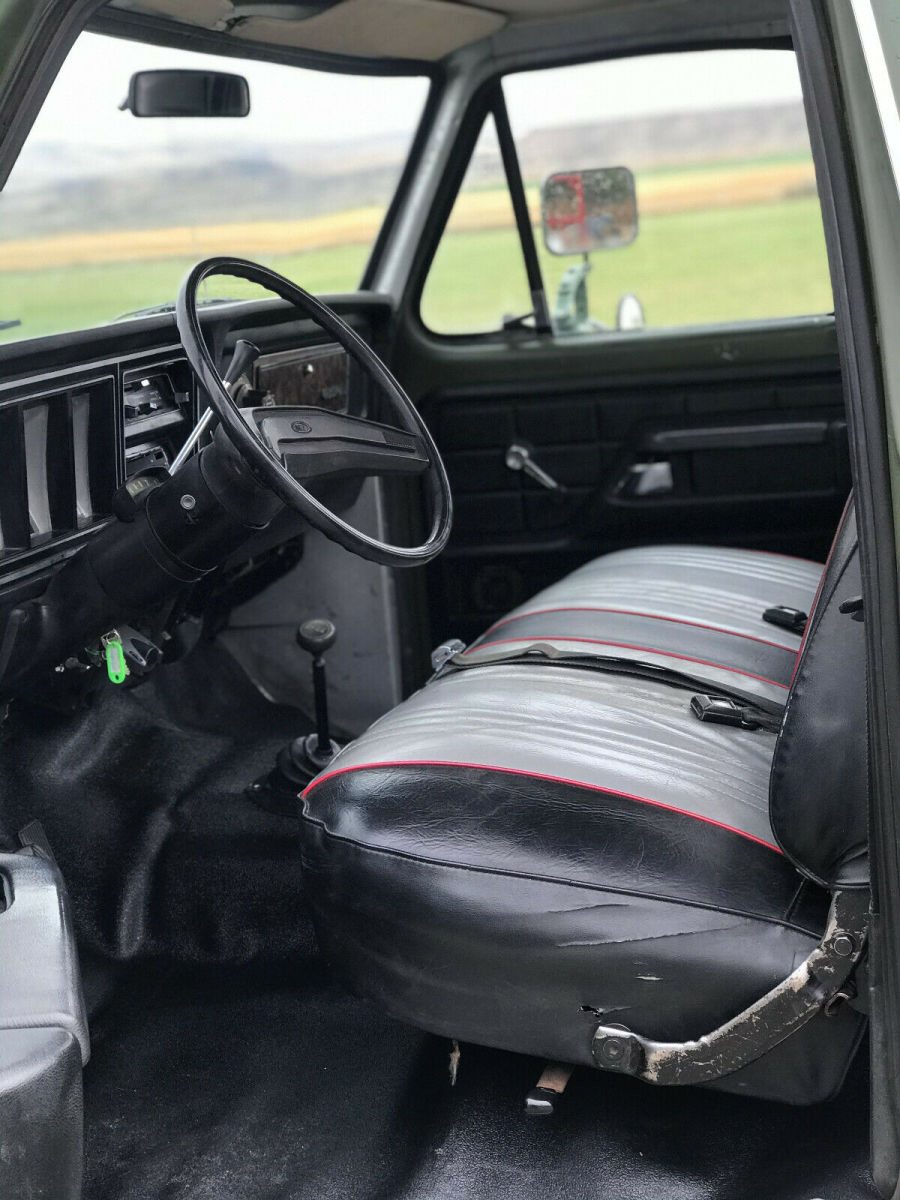 1979 Green Ford F-250 Standard Cab Pickup