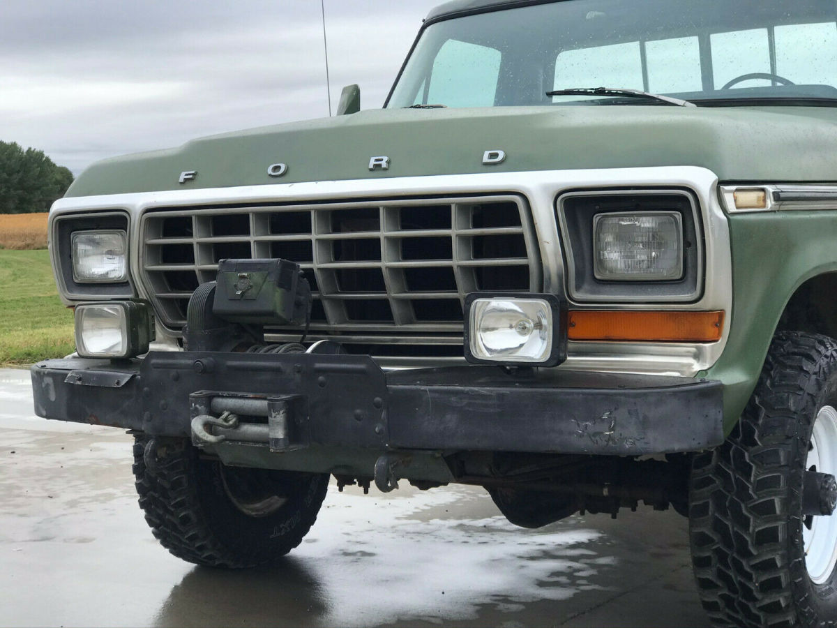 1979 Green Ford F-250 Standard Cab Pickup