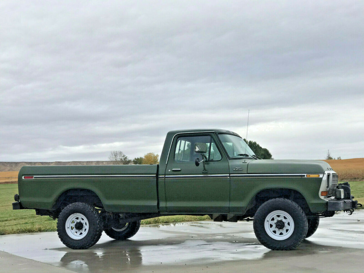 1979 Green Ford F-250 Standard Cab Pickup