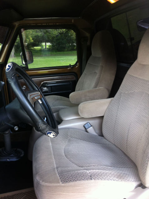 1979 walnut glow / raven black Ford F-150 truck