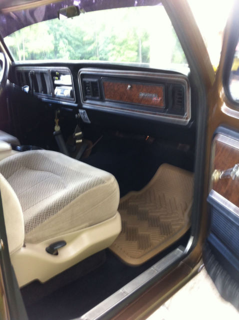 1979 walnut glow / raven black Ford F-150 truck