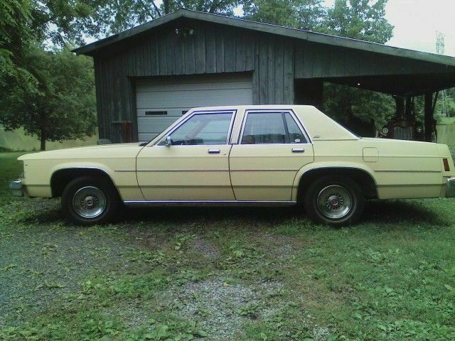 1979 Tan Ford Crown Victoria Sedan