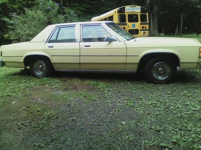 1979 Tan Ford Crown Victoria Sedan