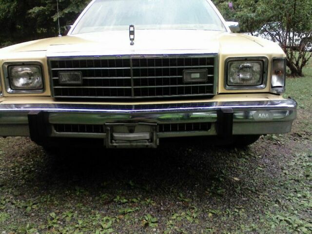 1979 Tan Ford Crown Victoria Sedan
