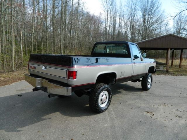 1979 Black/Gray GMC K15 Truck
