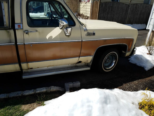 1979 Brown GMC Sierra 1500 pickup