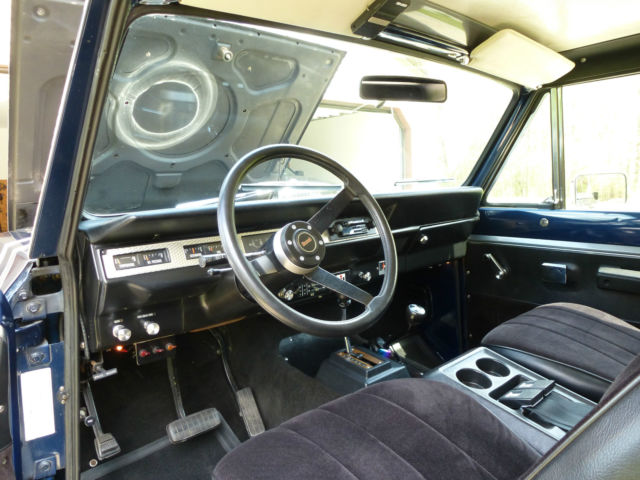 1979 Dark Blue metalic International Harvester Scout SUV