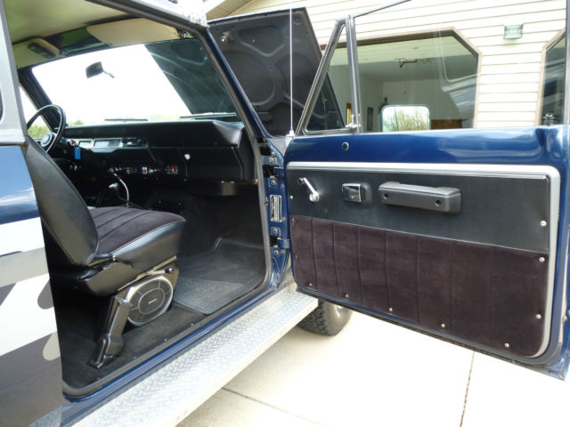 1979 Dark Blue metalic International Harvester Scout SUV