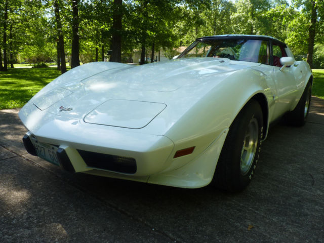 1979 White Chevrolet Corvette T-Top