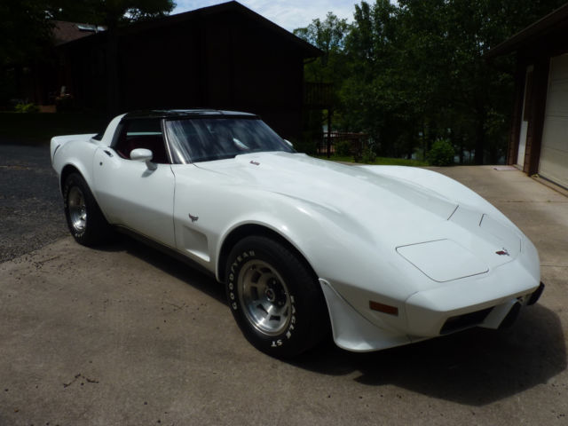 1979 White Chevrolet Corvette T-Top