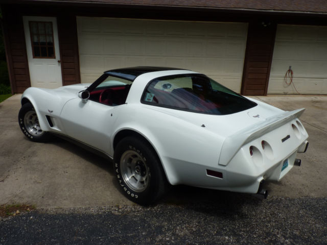 1979 White Chevrolet Corvette T-Top