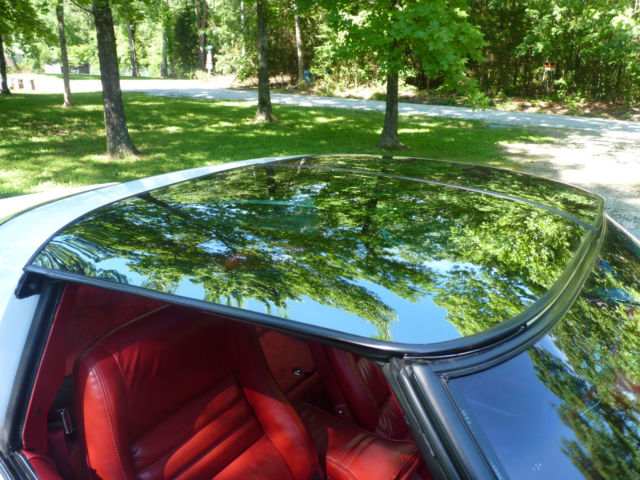 1979 White Chevrolet Corvette T-Top