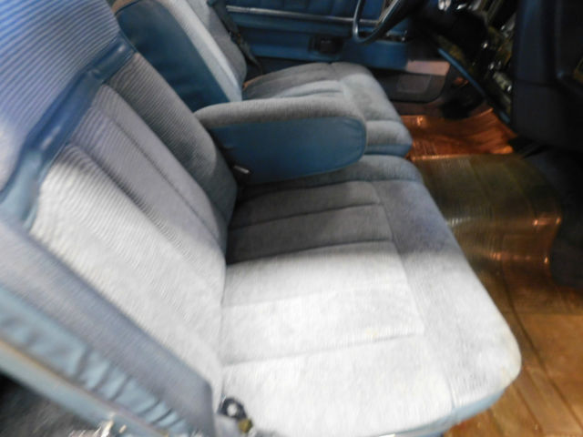 1979 Blue Lincoln Continental Sedan