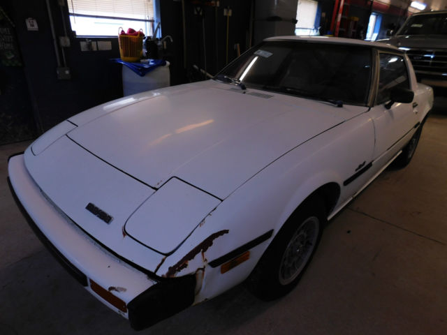 1979 White Mazda RX-7 Coupe