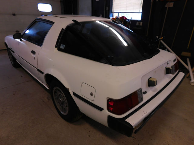 1979 White Mazda RX-7 Coupe