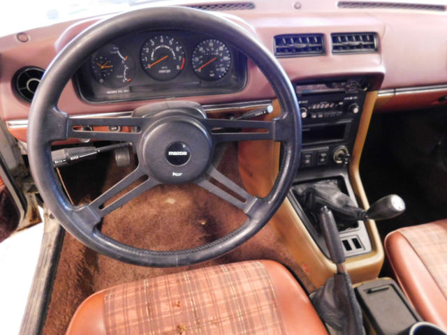 1979 White Mazda RX-7 Coupe