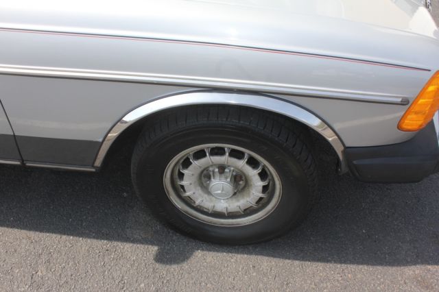 1979 silver Mercedes-Benz 300-Series Coupe