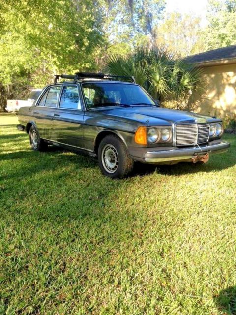 1979 Gray Mercedes-Benz 300-Series Sedan